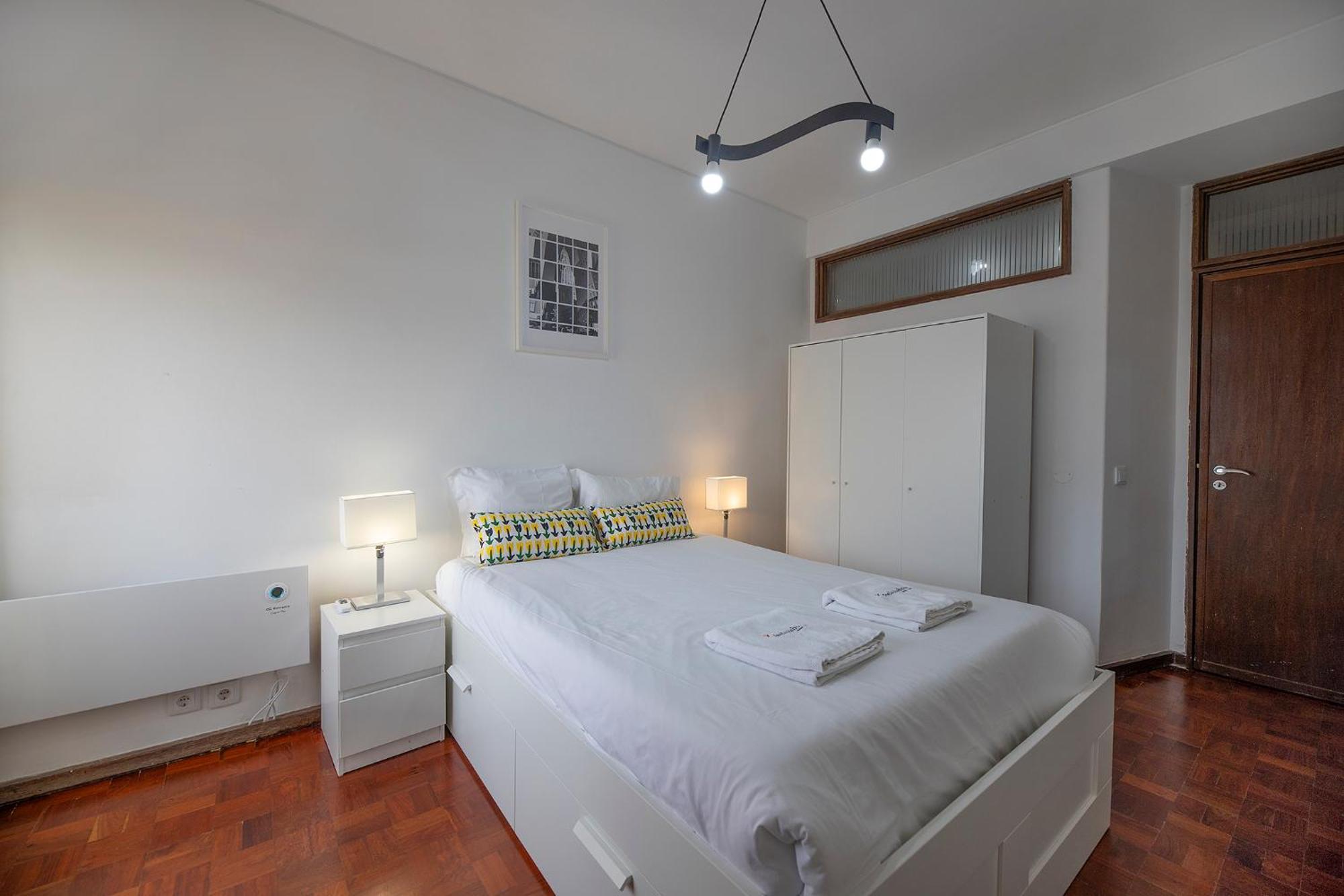 Flh Porto Spacious Apartment With Balcony Exterior photo